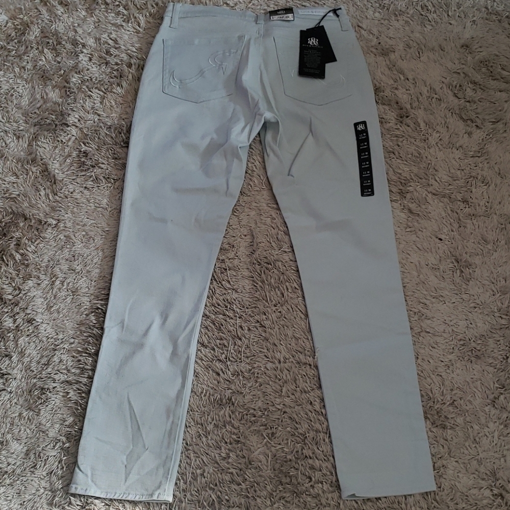 1 pair of Rock & Republic skinny jeans
